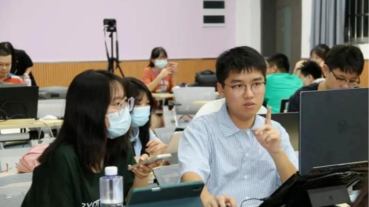 伦理片
国际教师联合工作坊教学研究成果发表在国际顶级学术期刊